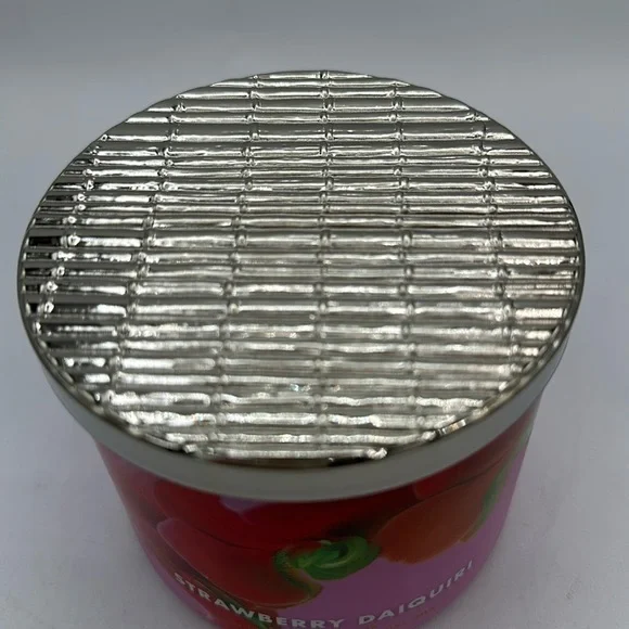 Bath & Body Works 3-wick Strawberry Daiquiri 14.5-ounce pink candle - Picture 4 of 5